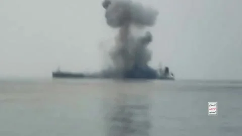 Yemen: Houthis increase military attacks on US ships in Red Sea Stock Footage 280525946