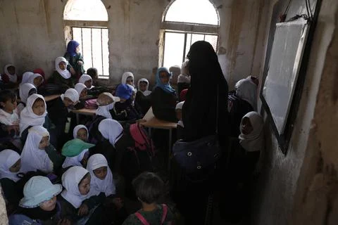 Yemen war threatens massive decrease in school enrollment, Sanaa - 14 Sep 2022 库存照片