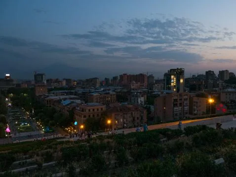 Yerevan and Cascade complex on a summer night Foto stock
