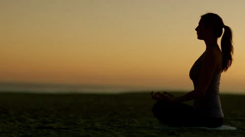 Yoga 17 Video stock 26604448