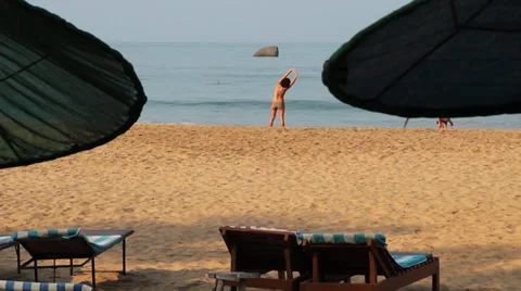 Yoga on the beach Video stock 37347061
