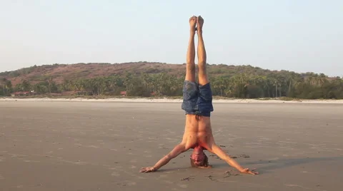 Yoga on the beach Video stock 58804018