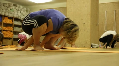 Yoga 動画素材 8827864