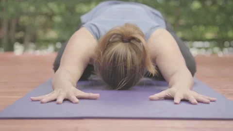Yoga at home 库存影片 141837661