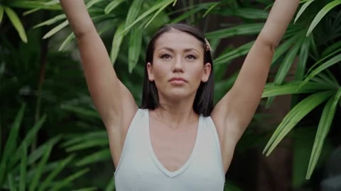 Yoga instructor, in outdoor exercise Stock Footage 139191556