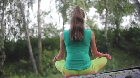 Yoga in nature Video stock 66255080