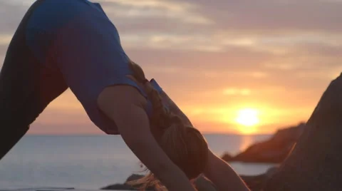Yoga on Pier Vídeo Stock 55670957