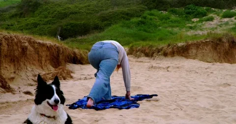 Yoga Pose on Sandy Beach: Stock Footage 333231717