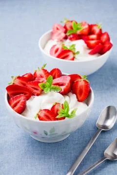 Yoghurt With Strawberries Foto stock