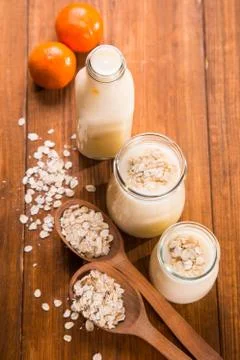 Yogurt with flakes Foto stock