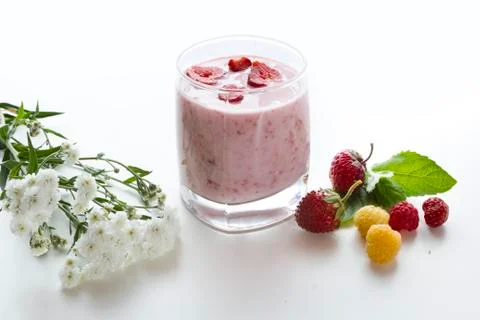 Yogurt with strawberries Foto stock