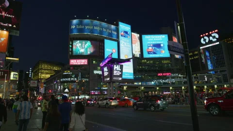 Yonge Dundas Square at night Vídeo Stock 217649976