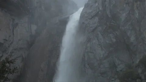 Yosemite Falls as it hits the ground in Yosemite National Park Stock-Footage 37585704