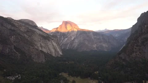 Yosemite Half Dome Sunset Time Lapse Vídeos de archivo 130541037