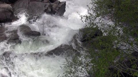 Yosemite Stream and Waterfall 動画素材 52997549