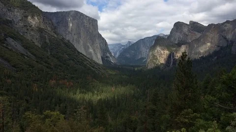 Yosemite Valley and clouds Time Lapse 1 Stockbeeldmateriaal 80933956