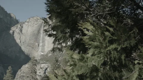 Yosemite Waterfall with Rack Focus 스톡 동영상 201497436