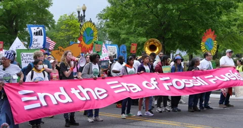 Young Activists Fighting Global Warming 動画素材 242040155