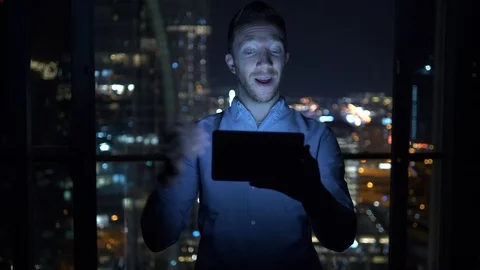 Young Ambitious advisor consultant using mobile screen computer chatting Stock-Footage 103592884