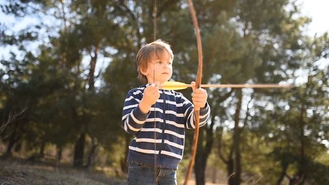 Young archer Stock-Footage 127376836