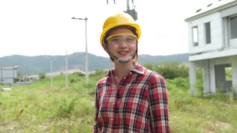 Young asian with foreman engineering Stock-Footage 140836032