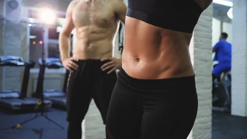 Young attractive woman doing basic abs o, Stock Video