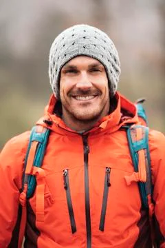 Young Backpacker enjoying of Nature. Foto stock