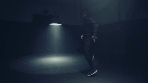 Young bearded man dancing hip-hop 動画素材 102722075