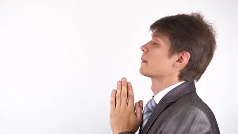 Young bearded man praying, asking God for help. 스톡 동영상 92767898