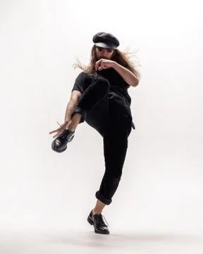 Young beautiful dancer posing in the studio Stock-Fotos