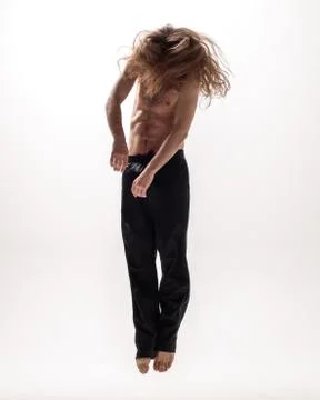 Young beautiful dancer posing in the studio Stock-Fotos