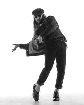 Young beautiful dancer posing in the studio Stock-Fotos