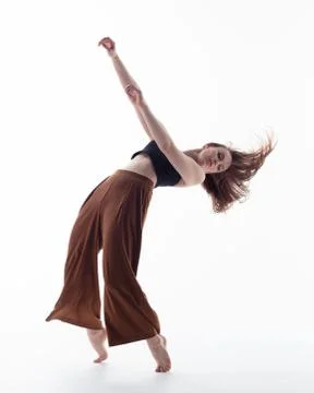 Young beautiful dancer posing in studio Stock-Fotos