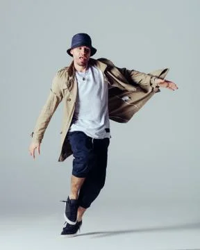 Young beautiful male dancer posing in studio Stock-Fotos