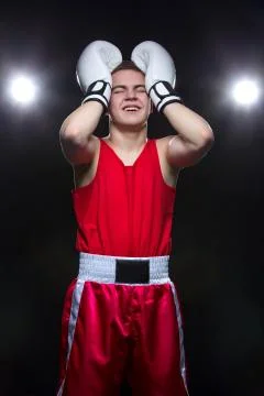 Young boxer in red form Foto stock