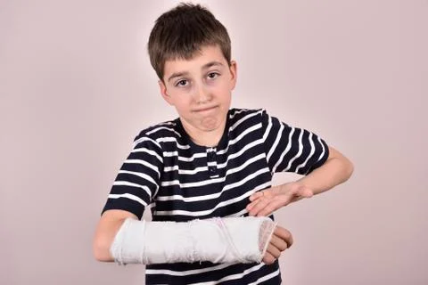 Young boy with broken arm Stock Photos
