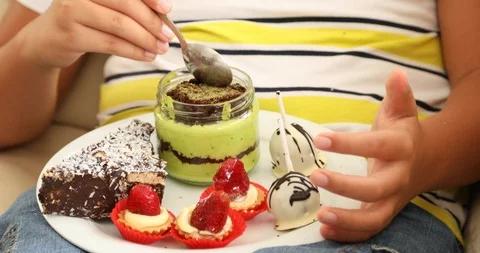 Young boy with dessert plate Stock-Footage 115970408