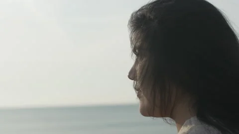 Young brunette having dreadful thoughts and how to overcome them 스톡 동영상 142741521