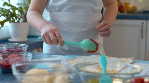Young chef cooking pizza Stock Footage 124853320