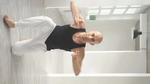 Young choreographer demonstrates elements of modern dance on camera Stock Footage 169224777