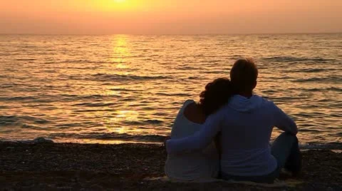Young Couple On Beach Stock-Footage 22420175