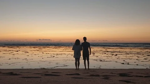 Young couple in the beach - Love and Freedom Concept 스톡 동영상 111817841