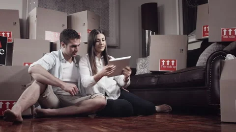 Young couple doing selfie or self portrait in for memories in there new apartmen Stock-Footage 199631208