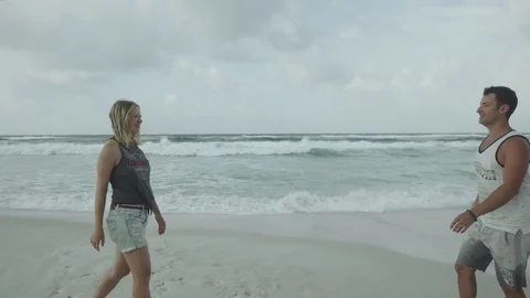 Young couple having fun on beautiful exotic beach Stock-Footage 81530985