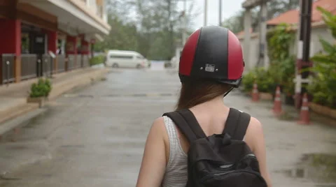 Young couple in helmets Video stock 65393806