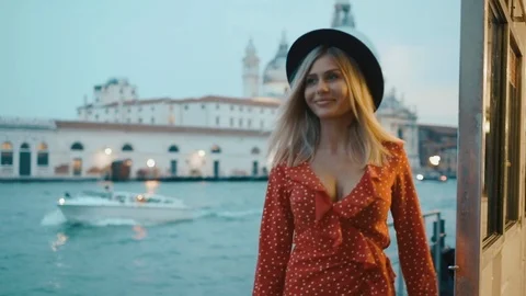 Young Couple In Venice. Stock Footage 106087024