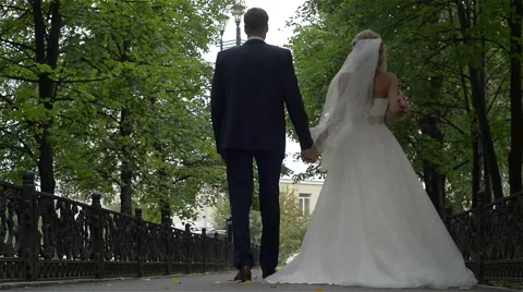 Young couple walking in the square Video stock 60123701