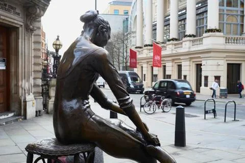 Young Dancer statue Stock Photos