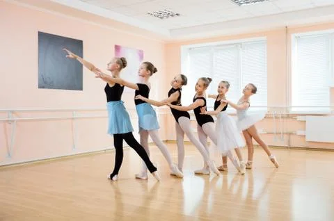 Young dancers at ballet class Stock-Fotos
