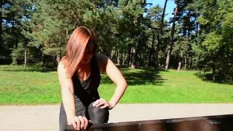 Young female runner warming up and before running Video stock 83919085